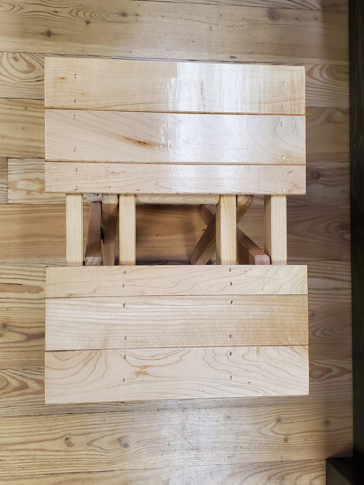 Table multifonctionnelle - Teintures Calfeutrants St-Tite