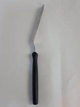 Spatule coudée 4 ½" manche noir - Teintures Calfeutrants St-Tite