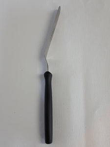 Spatule coudée 4 ½" manche noir - Teintures Calfeutrants St-Tite